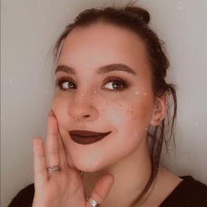 Meet your Posher, Charlize